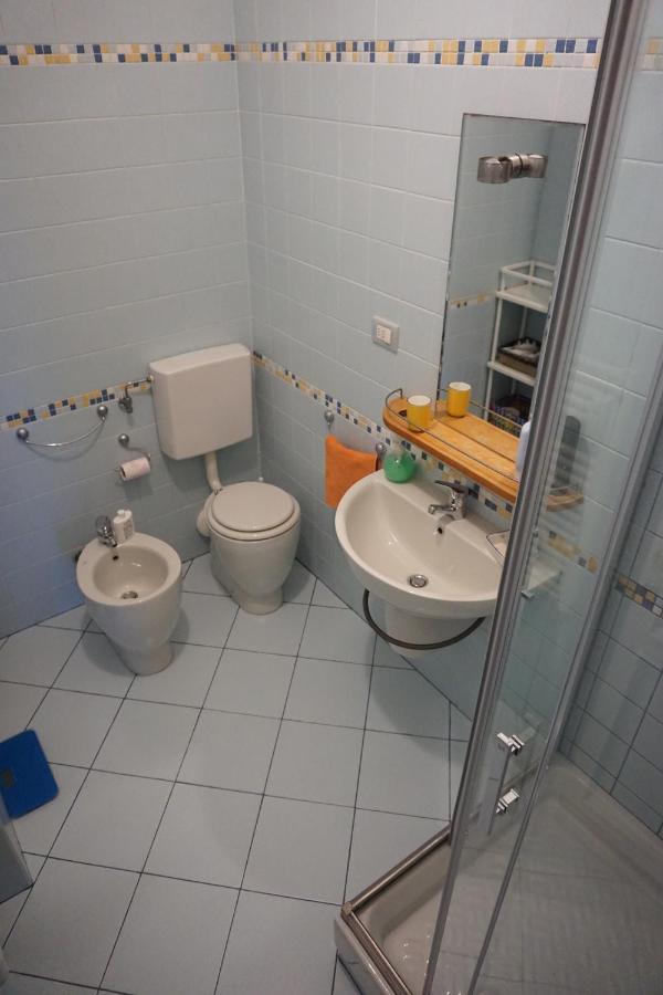 Gli Anemoni B&B Free Parking Genoa Bagian luar foto